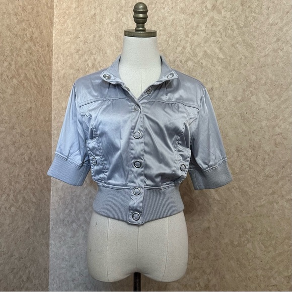 VTG Y2K 2000s Cropped Satin Silver Gray Short Sleeve Snap Button Jacket - Picture 2 of 7